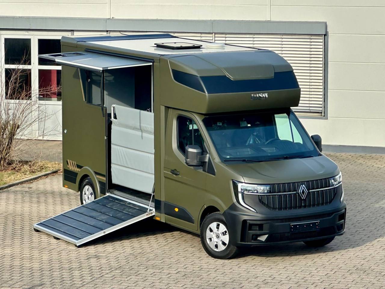 Kleine paardenvrachtwagen (B rijbewijs) Renault RENAULT MASTER 170 MSG STALLION LIGHT AUTOMATIQUE 2026 Nieuw
