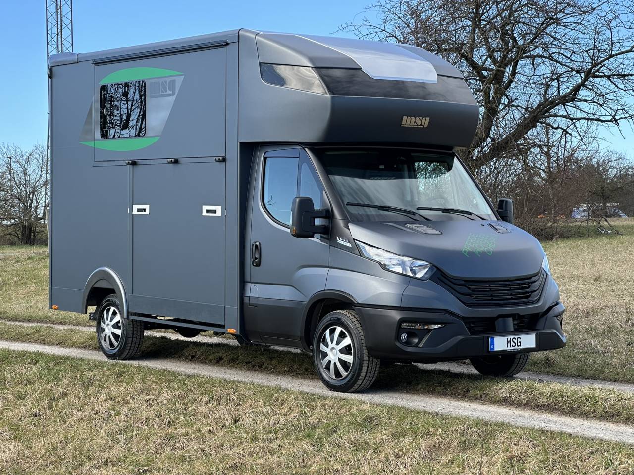 Kleine paardenvrachtwagen (B rijbewijs) Iveco IVECO DAILY 35-210 HI-MATIC MSG STALLION LIGHT 2026 Nieuw