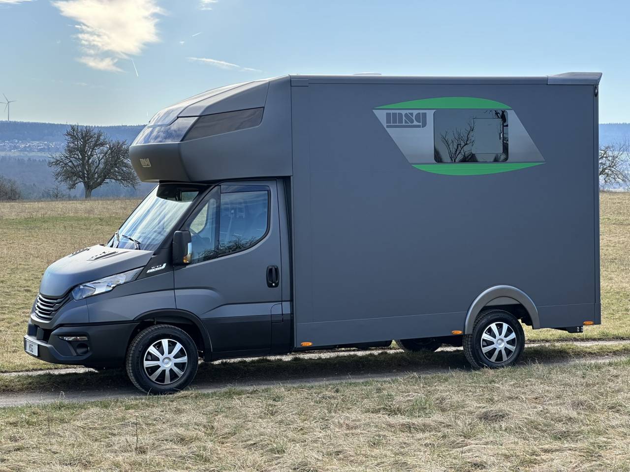 Kleine paardenvrachtwagen (B rijbewijs) Iveco IVECO DAILY 35-210 HI-MATIC MSG STALLION LIGHT 2026 Nieuw
