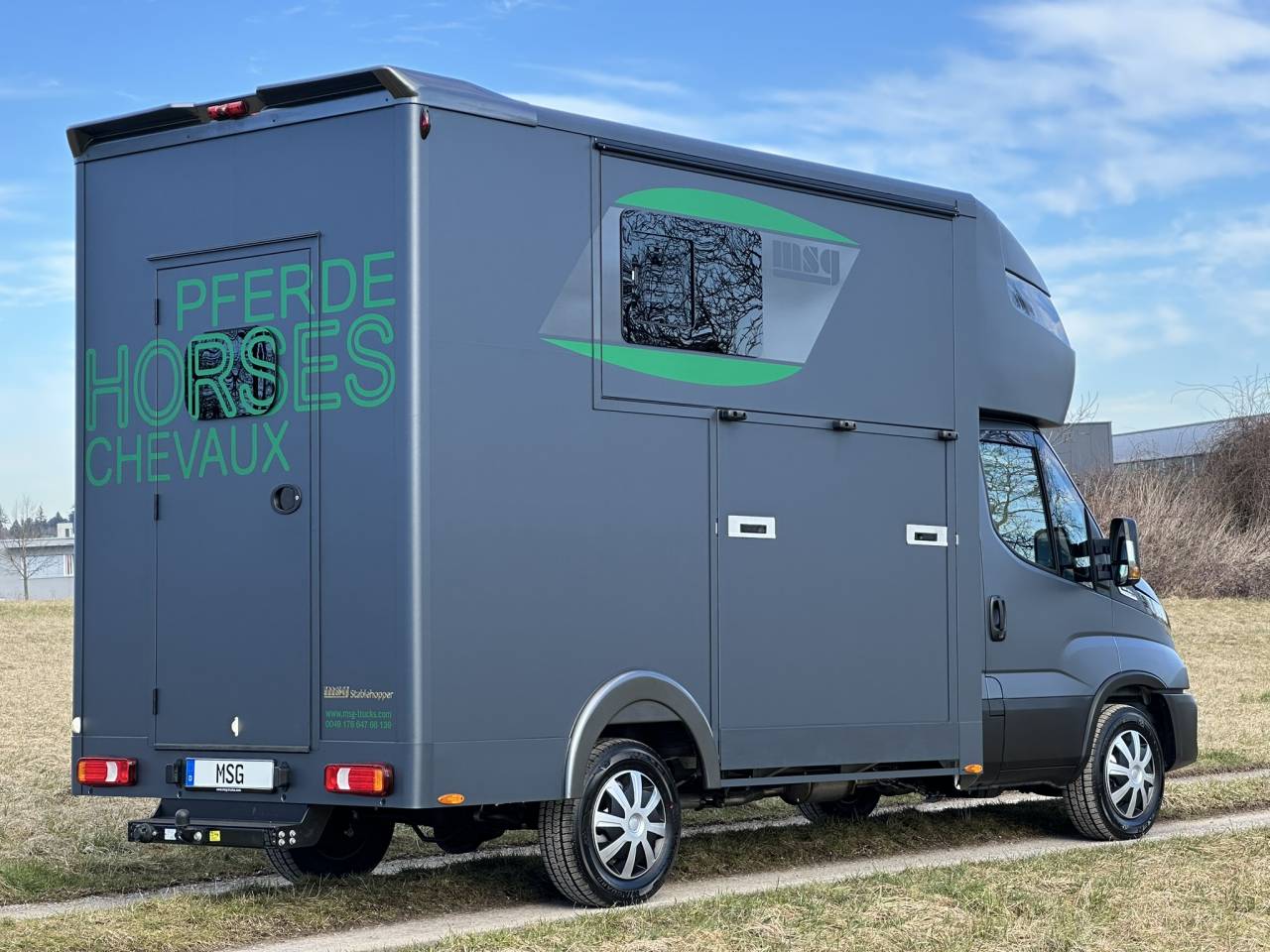 Kleine paardenvrachtwagen (B rijbewijs) Iveco IVECO DAILY 35-210 HI-MATIC MSG STALLION LIGHT 2026 Nieuw