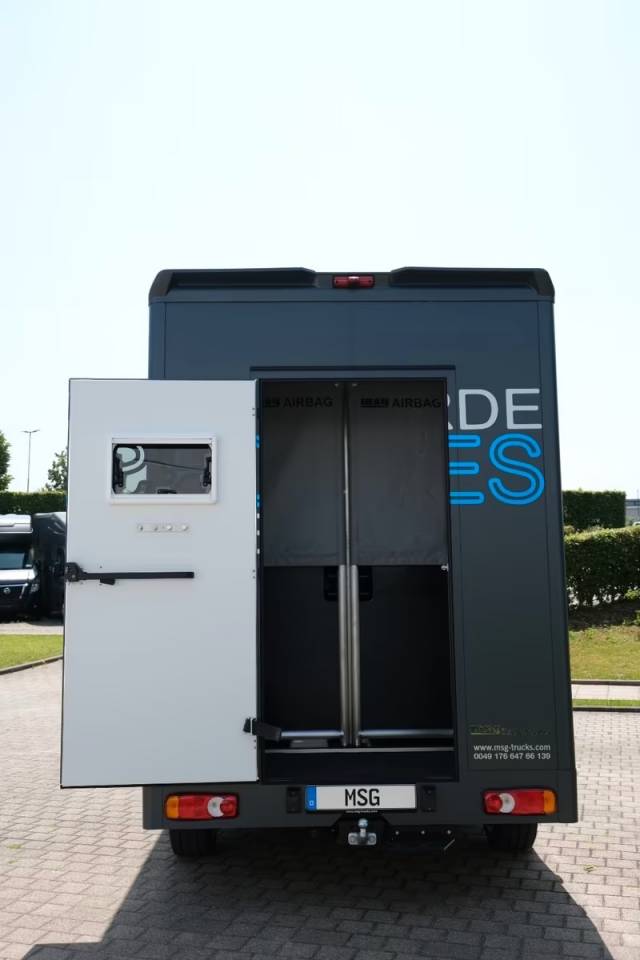Kleine paardenvrachtwagen (B rijbewijs) Peugeot PEUGEOT BOXER 165 MSG STALLION LIGHT NOUVEAU MODEL 2026 Nieuw