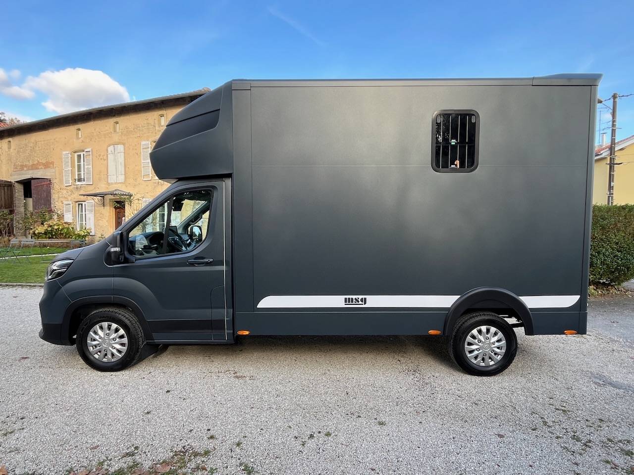 Kleine paardenvrachtwagen (B rijbewijs) Autre marque MAXUS DELIVER 9 LUXURY MSG STALLION LIGHT 2025 Tweedehands