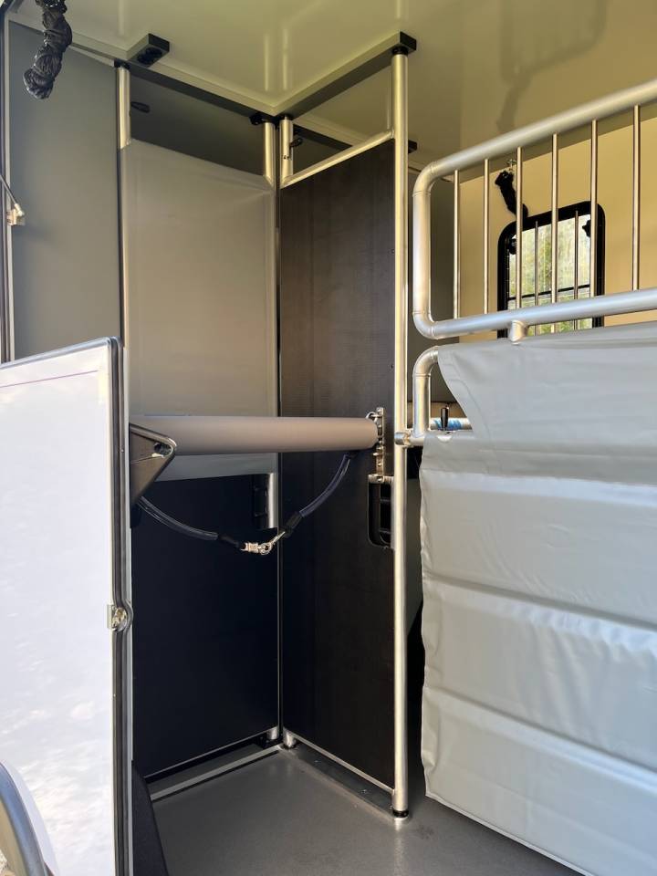 Kleine paardenvrachtwagen (B rijbewijs) Autre marque MAXUS DELIVER 9 LUXURY MSG STALLION LIGHT 2025 Tweedehands