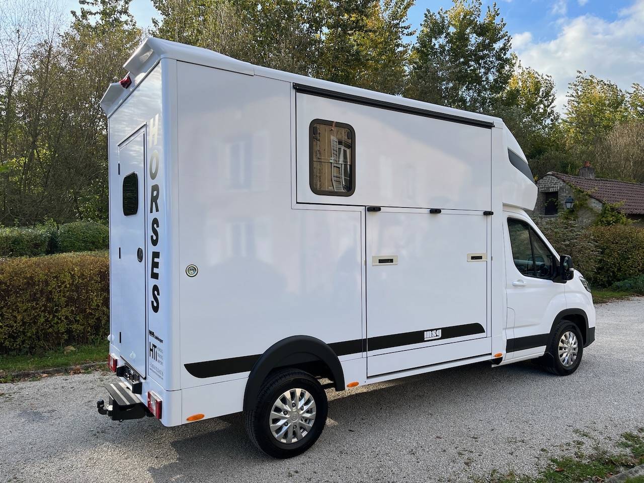Kleine paardenvrachtwagen (B rijbewijs) Autre marque MAXUS DELIVER 9 LUXURY MSG STALLION LIGHT 2025 Tweedehands