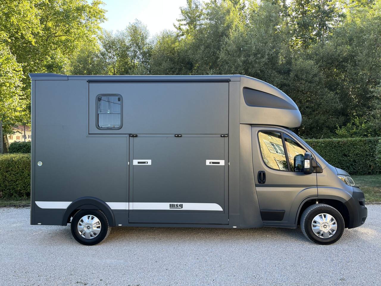 Kleine paardenvrachtwagen (B rijbewijs) Peugeot PEUGEOT BOXER BLUEHDI 165 MSG STALLION LIGHT 2025 Tweedehands