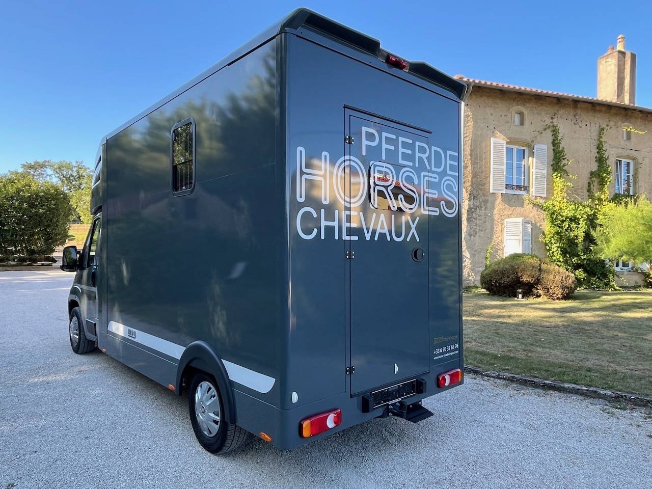 Kleine paardenvrachtwagen (B rijbewijs) Peugeot PEUGEOT BOXER BLUEHDI 165 MSG STALLION LIGHT  Tweedehands