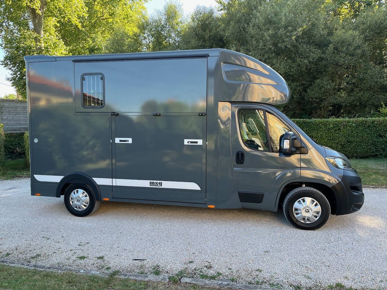 Kleine paardenvrachtwagen (B rijbewijs) Peugeot PEUGEOT BOXER BLUEHDI 165 MSG STALLION LIGHT  Tweedehands
