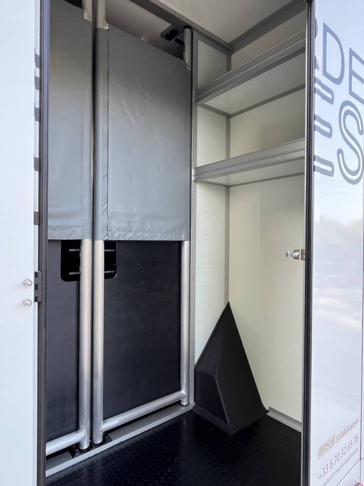 Kleine paardenvrachtwagen (B rijbewijs) Peugeot PEUGEOT BOXER BLUEHDI 165 MSG STALLION LIGHT 2025 Tweedehands