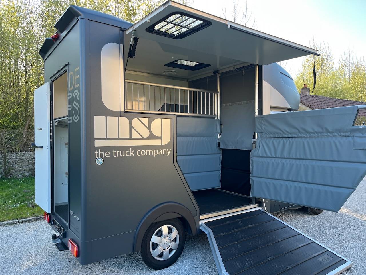 Kleine paardenvrachtwagen (B rijbewijs) Nissan NISSAN INTERSTAR DCI 165 MSG SUPERLIGHT PLUS 2026 Tweedehands