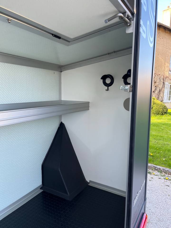 Kleine paardenvrachtwagen (B rijbewijs) Nissan NISSAN INTERSTAR DCI 165 MSG SUPERLIGHT PLUS 2026 Tweedehands