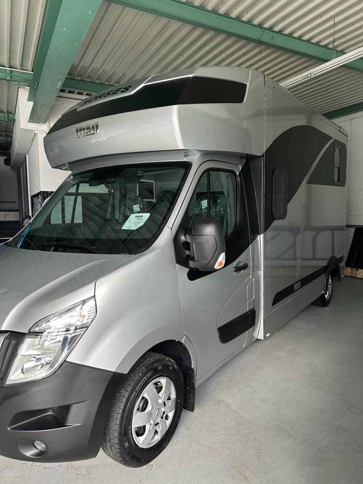 Kleine paardenvrachtwagen (B rijbewijs) Nissan NISSAN INTERSTAR 165 MSG LIGHT 5S 2026 Nieuw