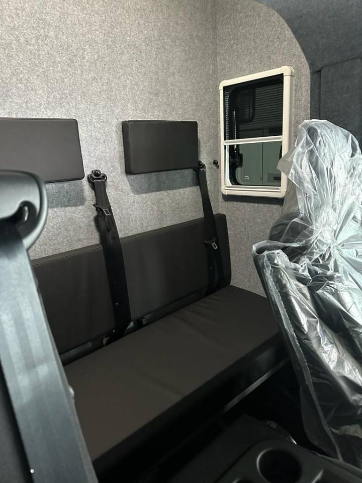 Kleine paardenvrachtwagen (B rijbewijs) Nissan NISSAN INTERSTAR 165 MSG LIGHT 5S 2026 Nieuw