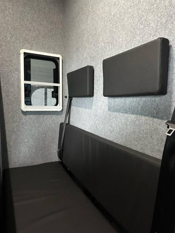 Kleine paardenvrachtwagen (B rijbewijs) Nissan NISSAN INTERSTAR 165 MSG LIGHT 5S 2026 Nieuw