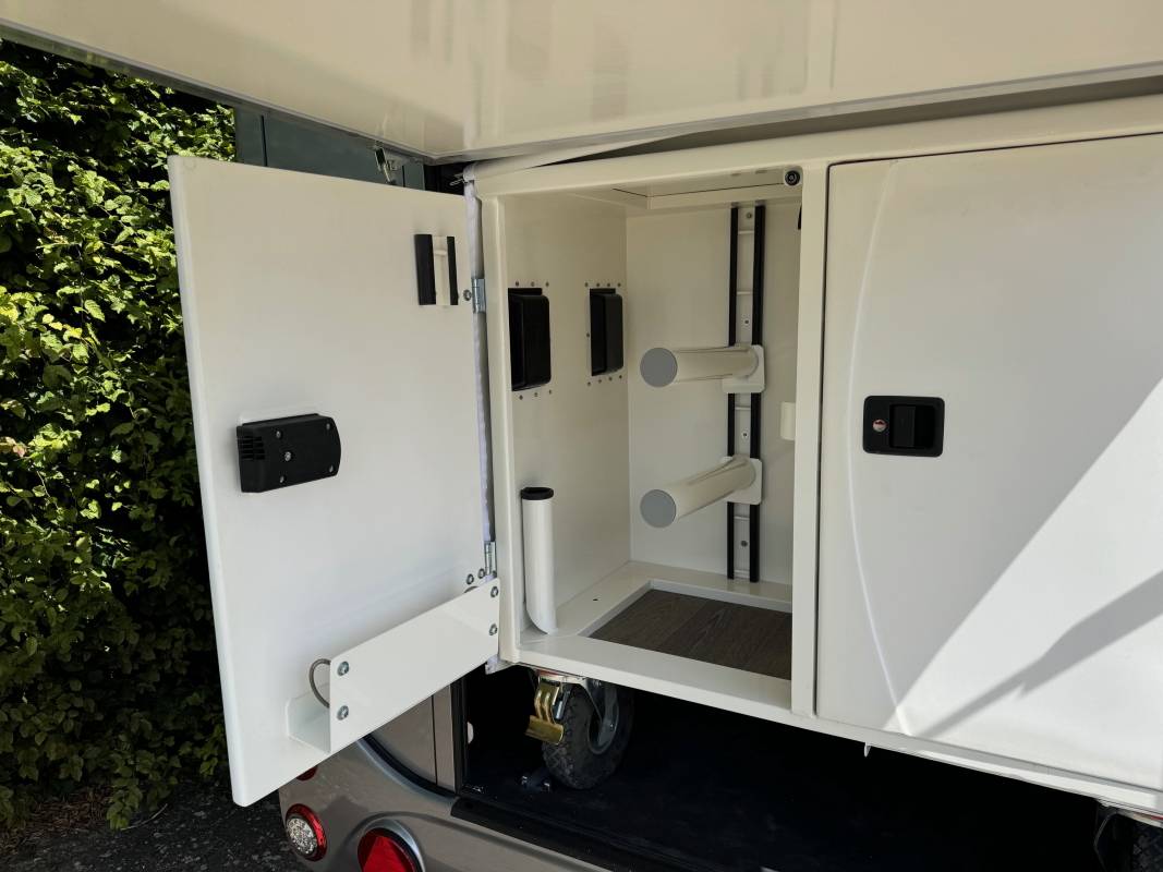 Paardentrailer Anka REMORQUE ANKA 2 CHEVAUX + HOME CAR & SELLERIE 2026 Nieuw