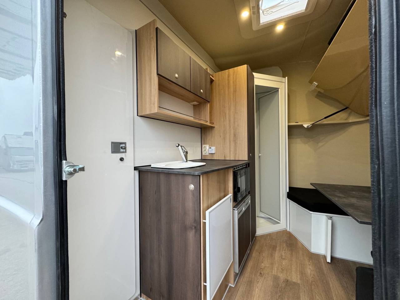 Paardentrailer Anka REMORQUE ANKA 3 CHEVAUX & HOME CAR 2026 Nieuw