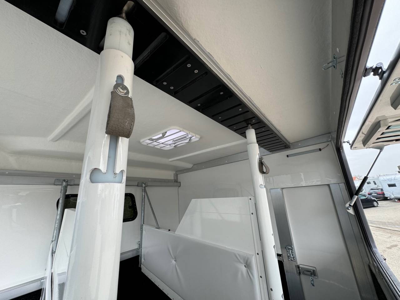 Paardentrailer Anka REMORQUE ANKA 3 CHEVAUX & HOME CAR 2026 Nieuw