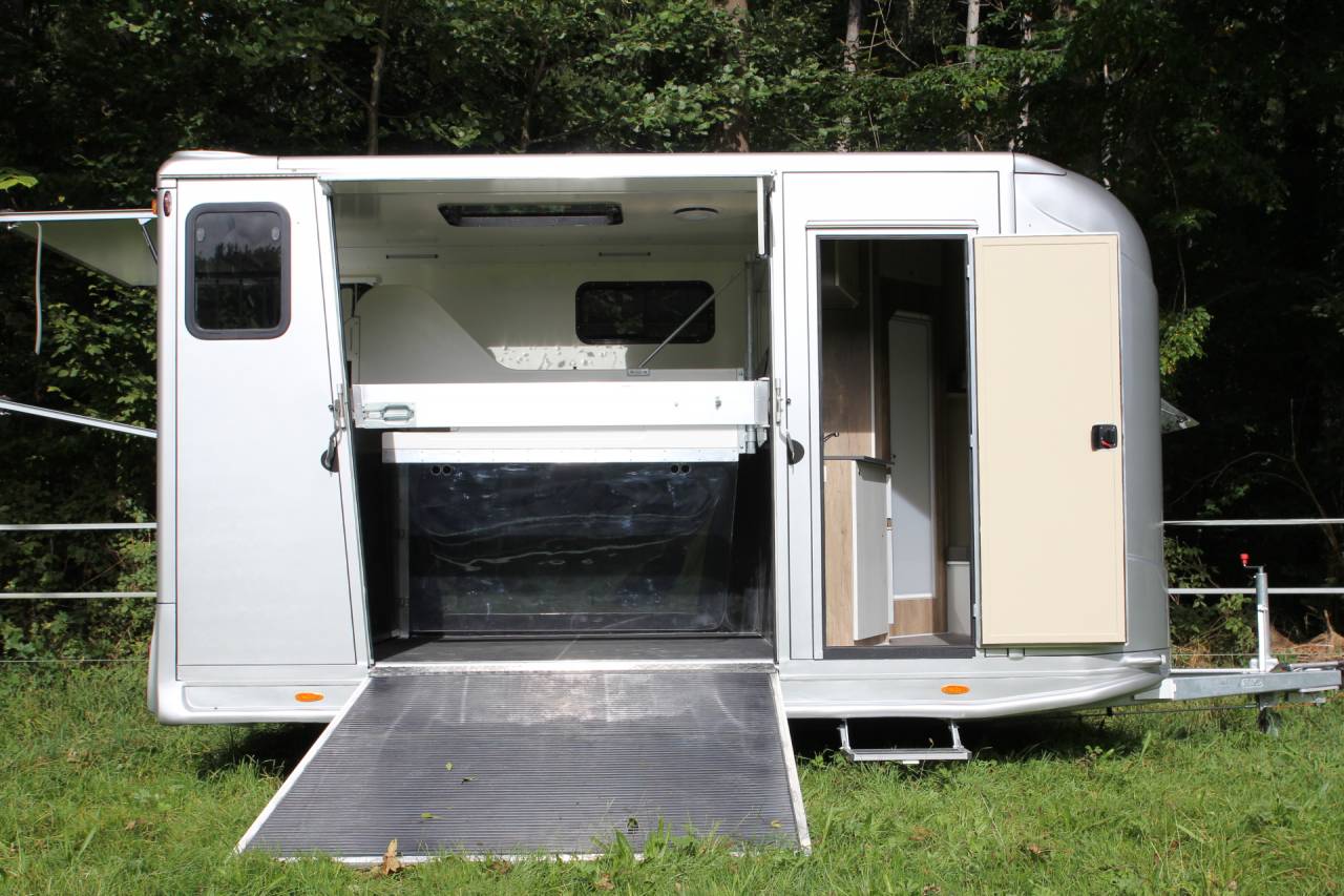 Paardentrailer Anka REMORQUE ANKA 2 CHEVAUX + HOME CAR & SELLERIE 2026 Nieuw