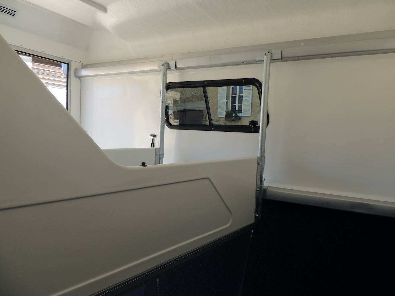Paardentrailer Anka REMORQUE ANKA 3 CHEVAUX & HOME CAR 2026 Nieuw