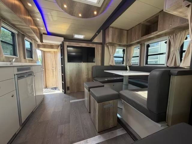 Zware paardenvrachtwagen (groot rijbewijs) Man MAN TGM 18.320 ANKA POP OUT 2022 Tweedehands