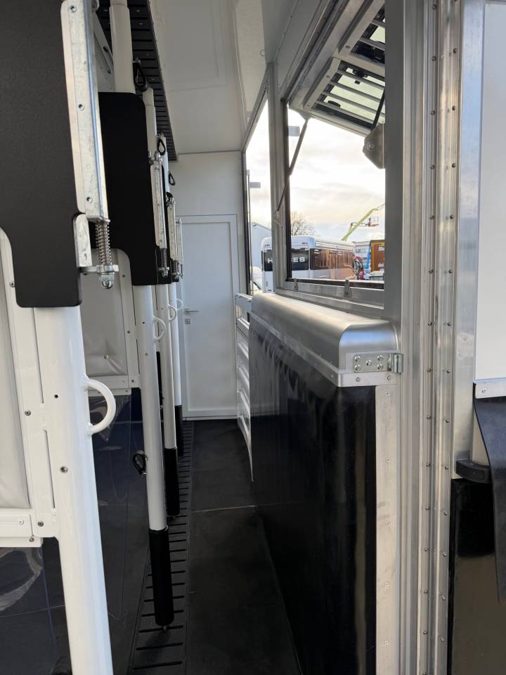 Zware paardenvrachtwagen (groot rijbewijs) Man MAN TGM 18.320 ANKA POP OUT 2026 Nieuw