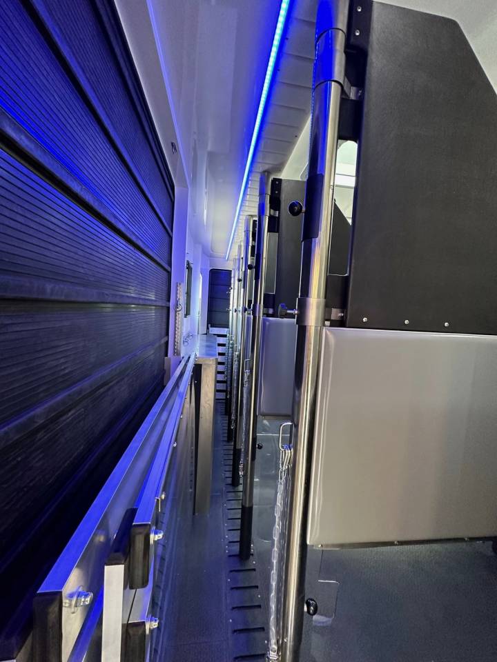 Zware paardenvrachtwagen (groot rijbewijs) HTI SCANIA S450 HTI PROFESSIONAL DOUBLE POP OUT & POP  2023 Tweedehands