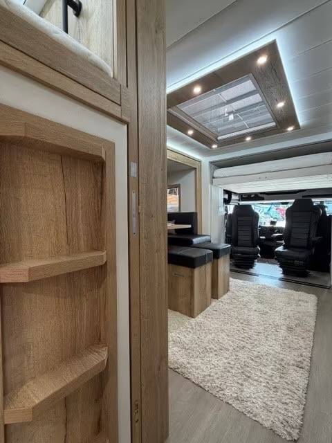 Zware paardenvrachtwagen (groot rijbewijs) HTI SCANIA S450 HTI PROFESSIONAL DOUBLE POP OUT & POP  2023 Tweedehands