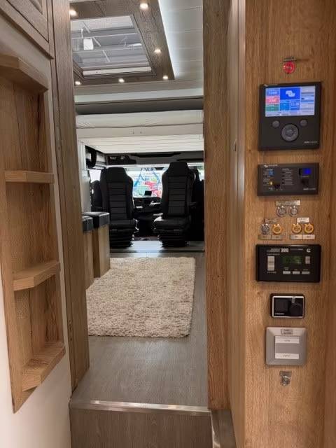 Zware paardenvrachtwagen (groot rijbewijs) HTI SCANIA S450 HTI PROFESSIONAL DOUBLE POP OUT & POP  2023 Tweedehands