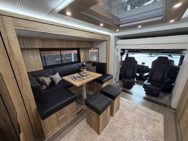 Zware paardenvrachtwagen (groot rijbewijs) HTI SCANIA S450 HTI PROFESSIONAL DOUBLE POP OUT & POP  2023 Tweedehands
