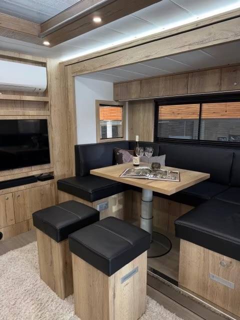 Zware paardenvrachtwagen (groot rijbewijs) HTI SCANIA S450 HTI PROFESSIONAL DOUBLE POP OUT & POP  2023 Tweedehands