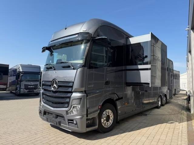 Zware paardenvrachtwagen (groot rijbewijs) Mercedes MERCEDES-BENZ ACTROS 2651 KRISMAR EXCLUSIV POP OUT 2021 Tweedehands
