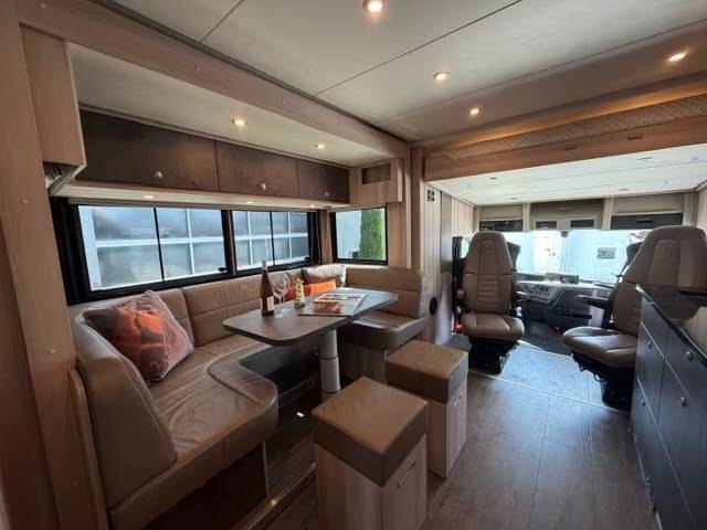 Zware paardenvrachtwagen (groot rijbewijs) Volvo VOLVO FH 500 ROELOFSEN RR6 POP OUT & PUSH UP 2016 Tweedehands