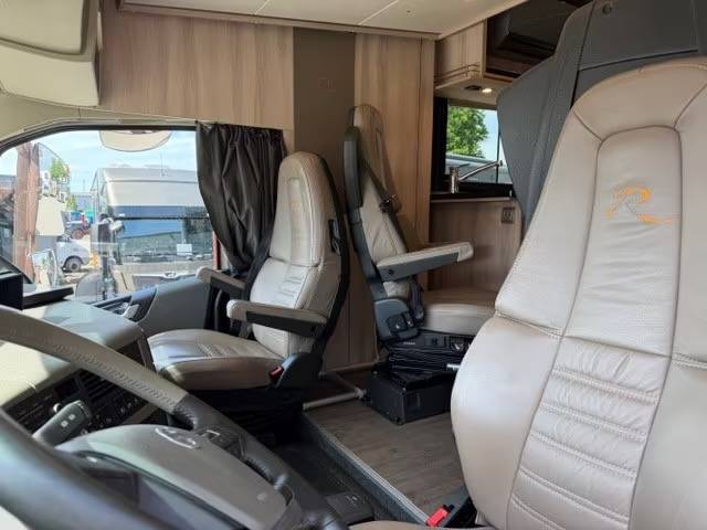 Zware paardenvrachtwagen (groot rijbewijs) Volvo VOLVO FH 500 ROELOFSEN RR6 POP OUT & PUSH UP 2016 Tweedehands