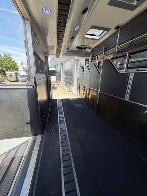 Zware paardenvrachtwagen (groot rijbewijs) Volvo VOLVO FH 500 ROELOFSEN RR6 POP OUT & PUSH UP 2016 Tweedehands