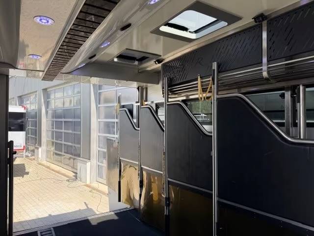 Zware paardenvrachtwagen (groot rijbewijs) Volvo VOLVO FH 500 ROELOFSEN RR6 POP OUT & PUSH UP 2016 Tweedehands
