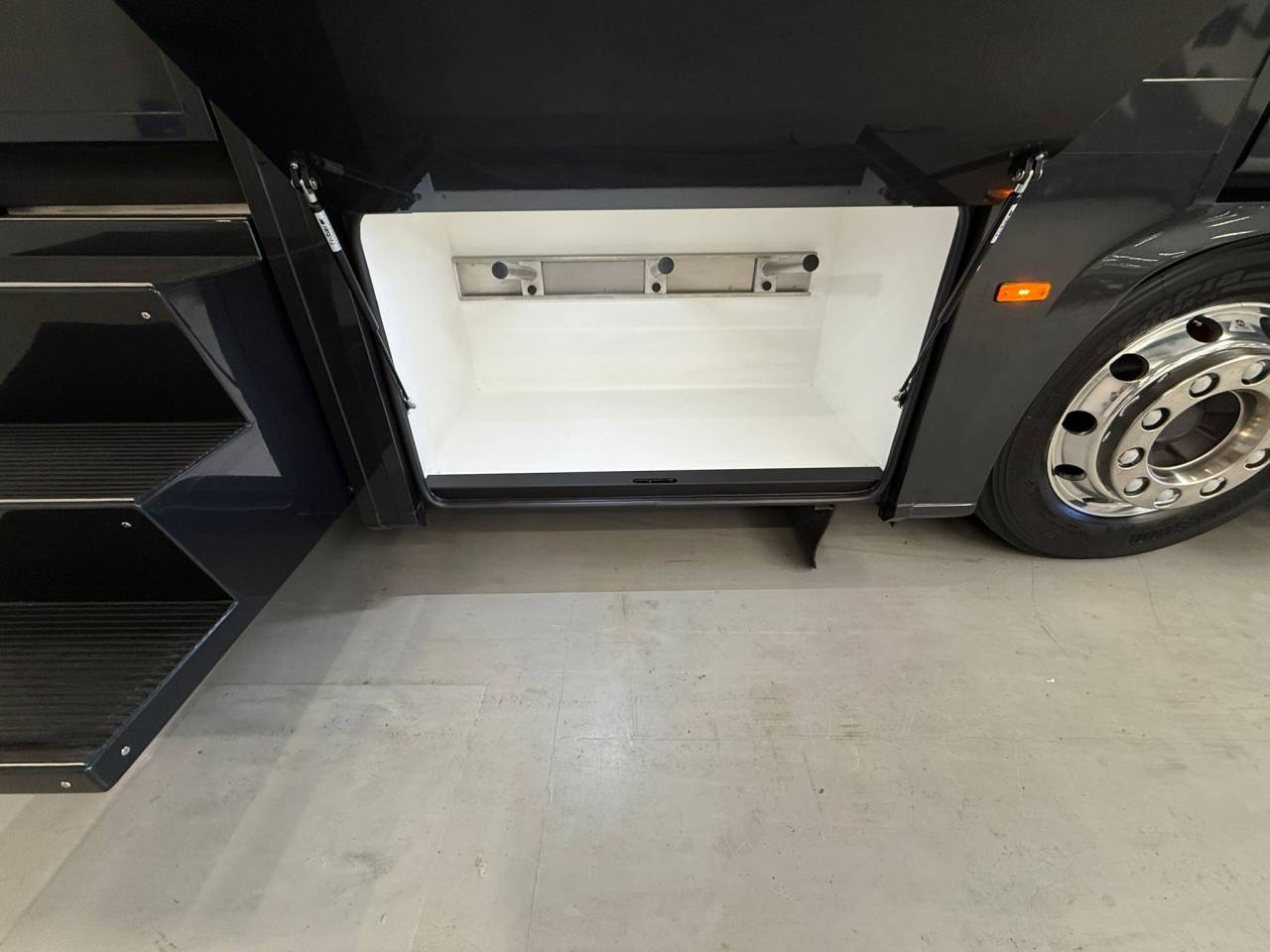 Zware paardenvrachtwagen (groot rijbewijs) Volvo VOLVO FH 500 NF 8 HORSES 2025 Tweedehands