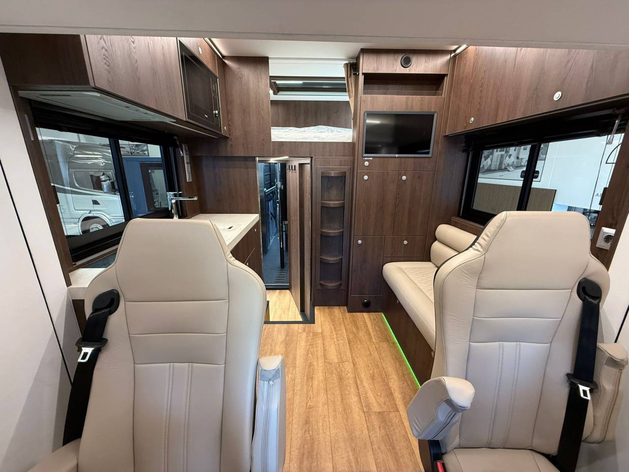 Zware paardenvrachtwagen (groot rijbewijs) Volvo VOLVO FH 500 NF 8 HORSES 2025 Tweedehands