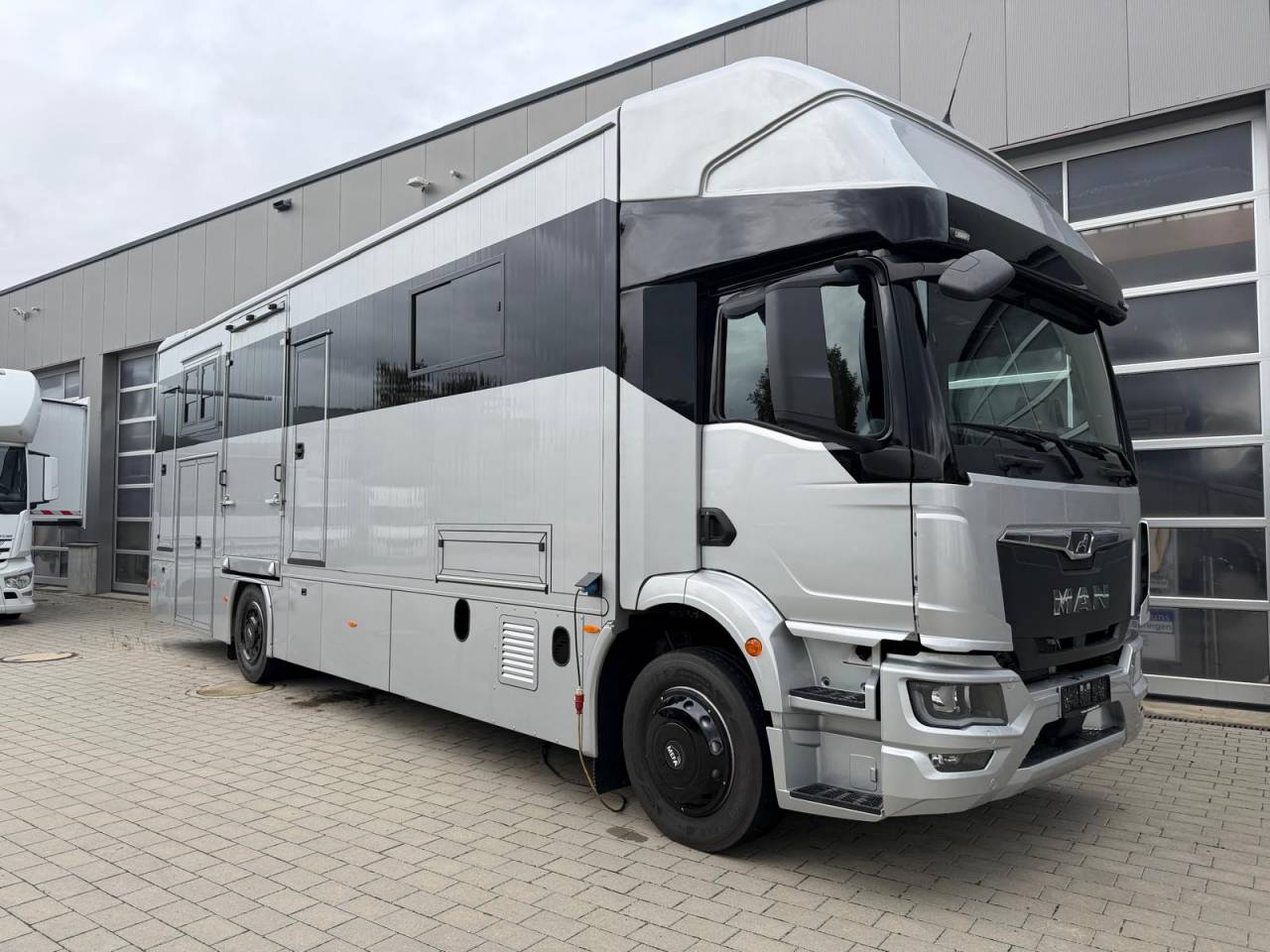 Zware paardenvrachtwagen (groot rijbewijs) Man MAN TGM 18.320 ANKA POP OUT 2026 Nieuw
