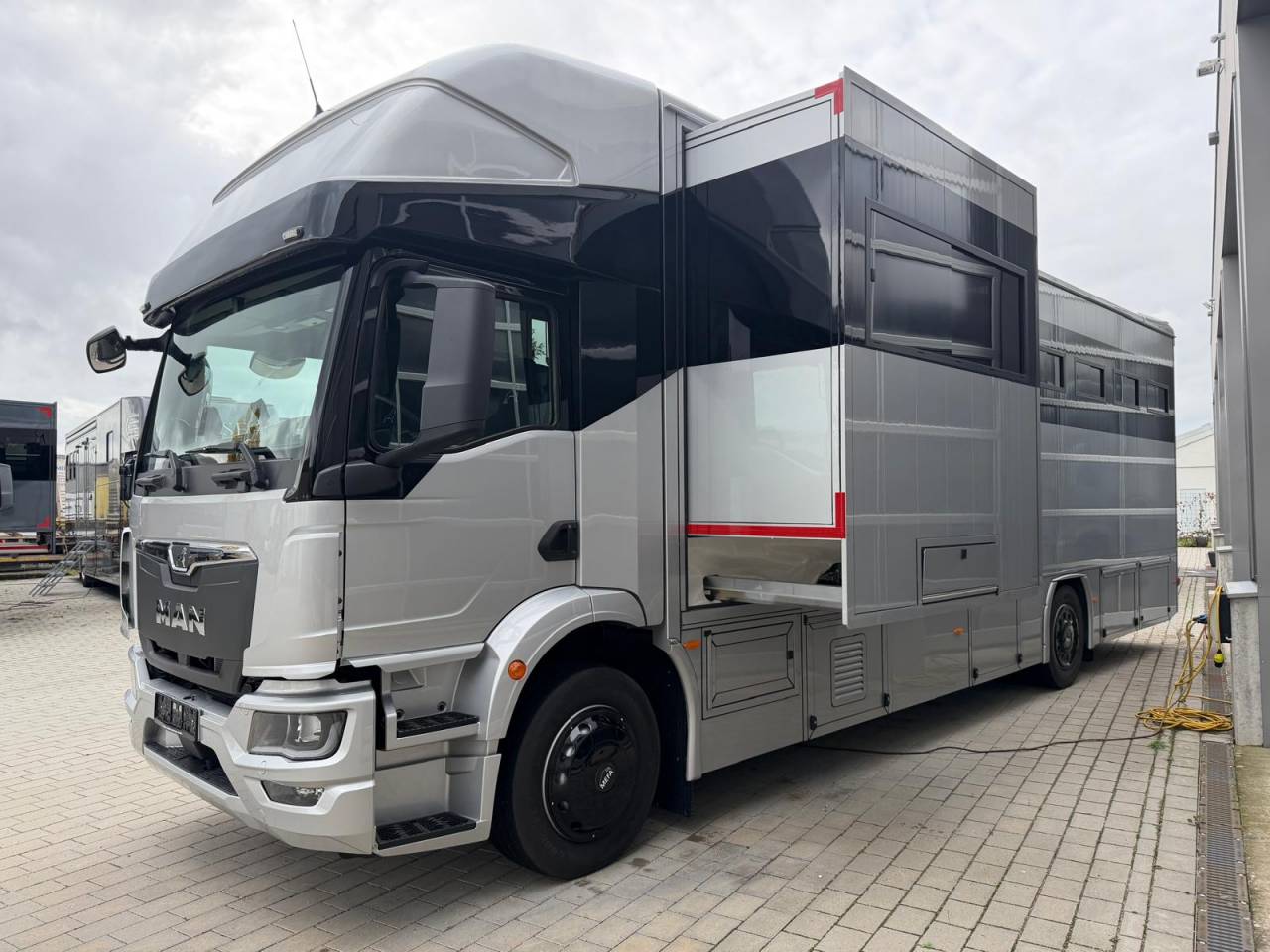 Zware paardenvrachtwagen (groot rijbewijs) Man MAN TGM 18.320 ANKA POP OUT 2026 Nieuw
