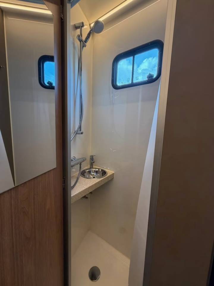 Zware paardenvrachtwagen (groot rijbewijs) Daf DAF LF 310 EHC 2026 Nieuw