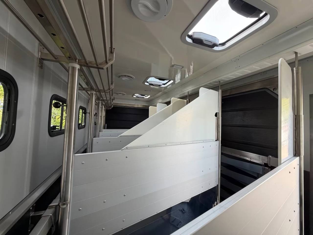 Zware paardenvrachtwagen (groot rijbewijs) Daf DAF LF 310 EHC 2026 Nieuw