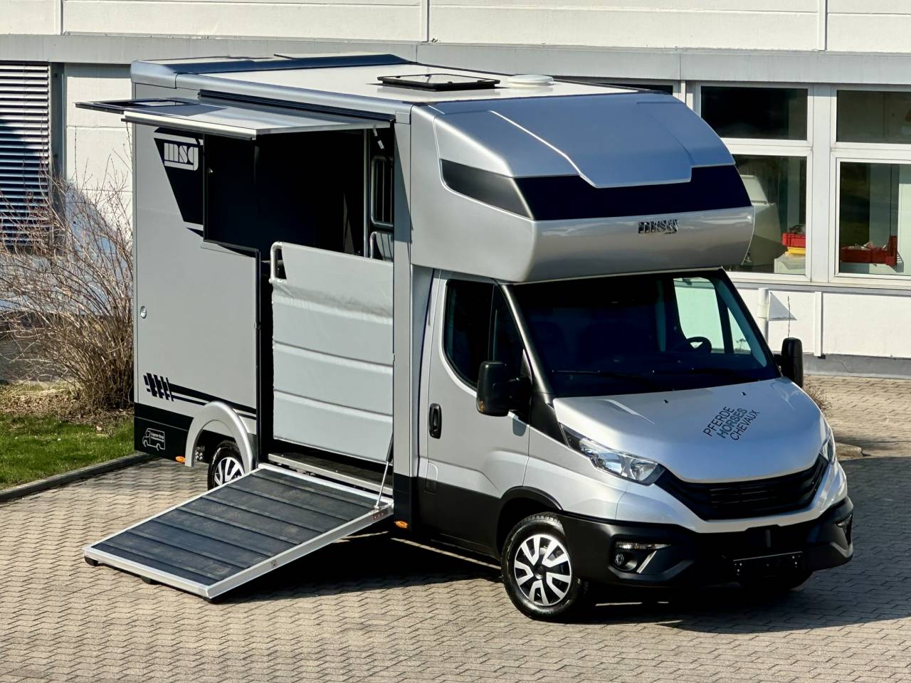 Kleine paardenvrachtwagen (B rijbewijs) Iveco IVECO DAILY 35-210 HI-MATIC MSG STALLION LIGHT 2026 Nieuw