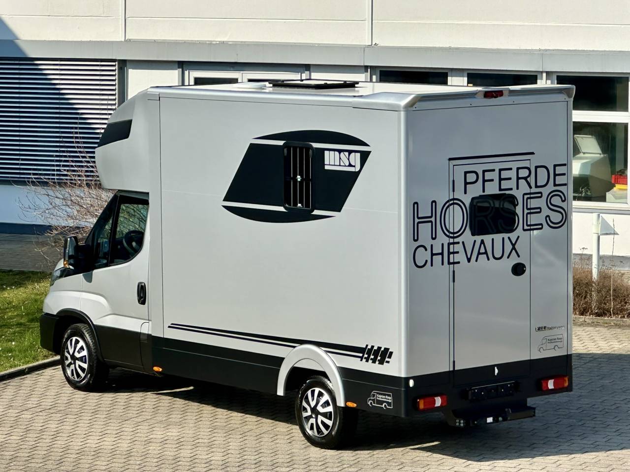 Kleine paardenvrachtwagen (B rijbewijs) Iveco IVECO DAILY 35-210 HI-MATIC MSG STALLION LIGHT 2026 Nieuw