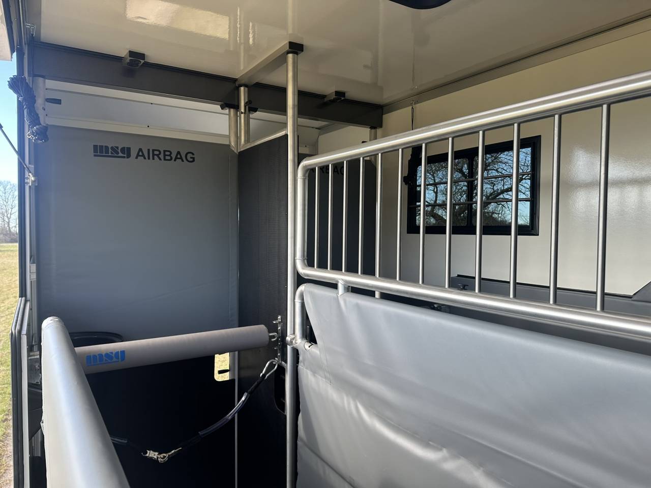 Kleine paardenvrachtwagen (B rijbewijs) Iveco IVECO DAILY 35-210 HI-MATIC MSG STALLION LIGHT 2026 Nieuw