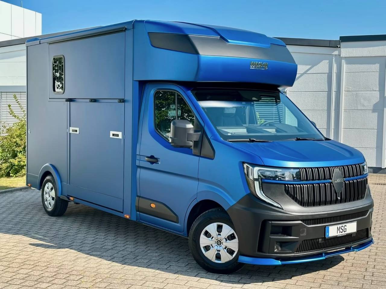 Kleine paardenvrachtwagen (B rijbewijs) Renault RENAULT MASTER 170 MSG STALLION LIGHT AUTOMATIQUE 2026 Nieuw