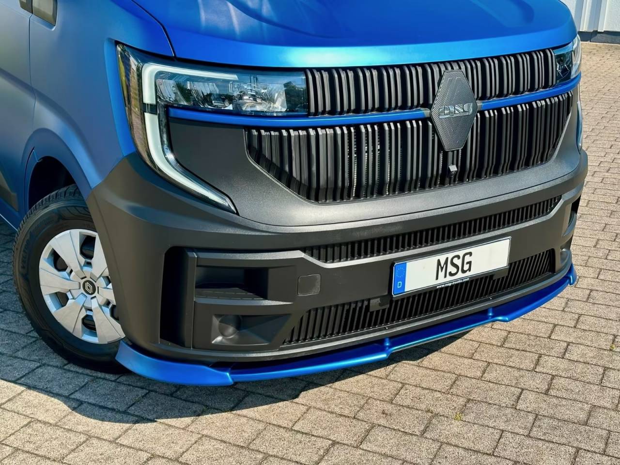 Kleine paardenvrachtwagen (B rijbewijs) Renault RENAULT MASTER 170 MSG STALLION LIGHT AUTOMATIQUE 2026 Nieuw