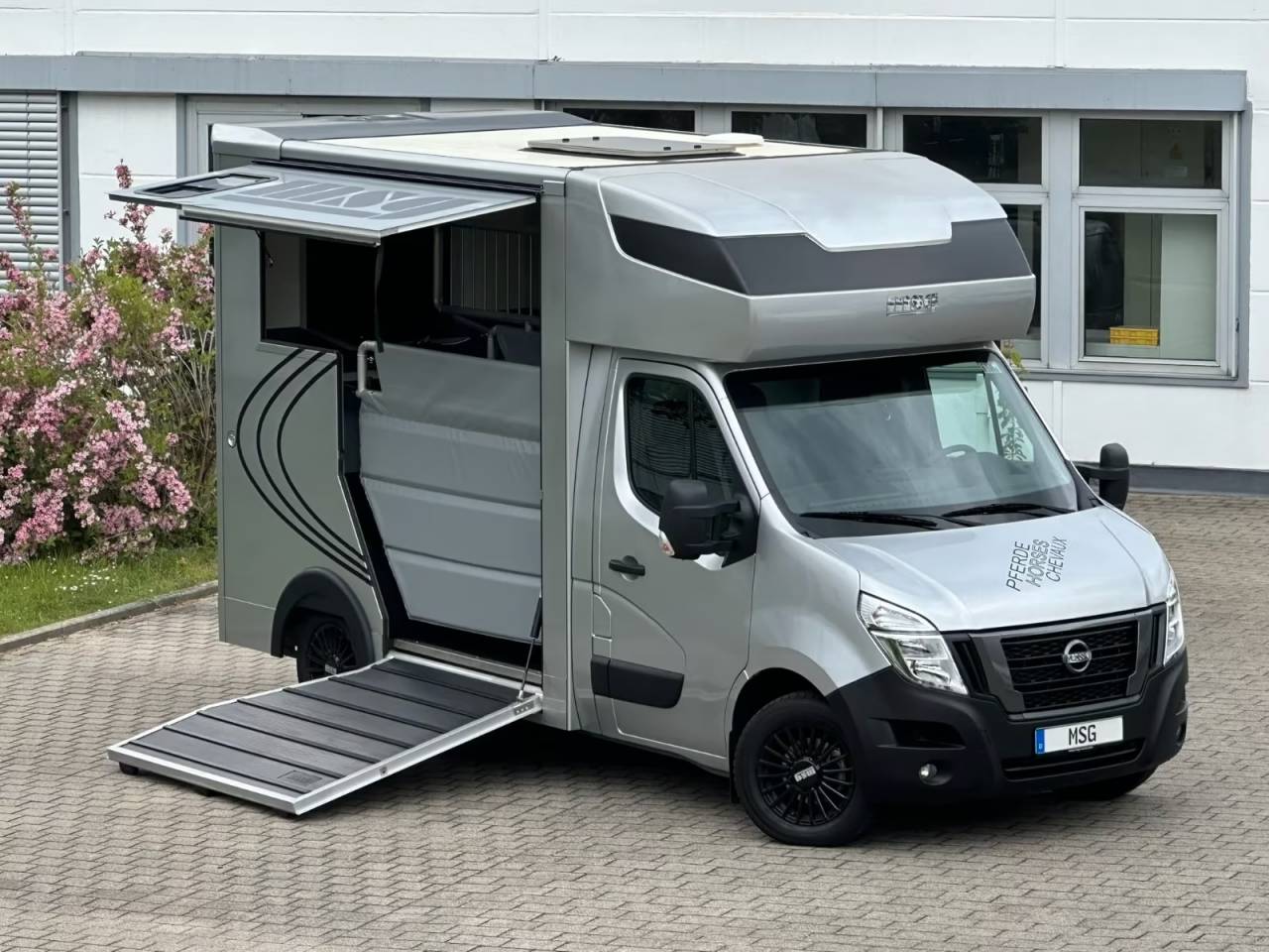 Kleine paardenvrachtwagen (B rijbewijs) Nissan NISSAN INTERSTAR DCI 165 MSG SUPERLIGHT PLUS 2026 Nieuw