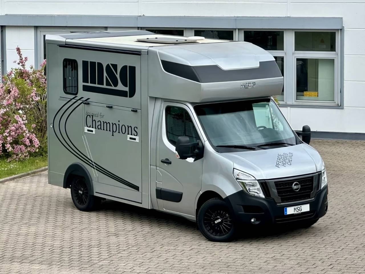 Kleine paardenvrachtwagen (B rijbewijs) Nissan NISSAN INTERSTAR DCI 165 MSG SUPERLIGHT PLUS 2026 Nieuw