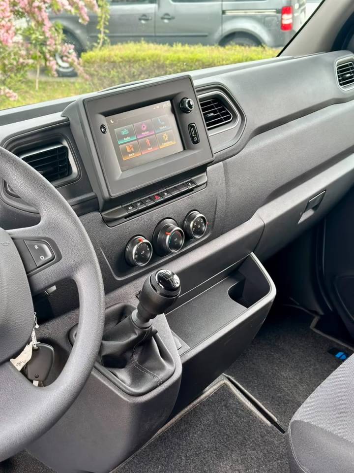 Kleine paardenvrachtwagen (B rijbewijs) Nissan NISSAN INTERSTAR DCI 165 MSG SUPERLIGHT PLUS 2026 Nieuw