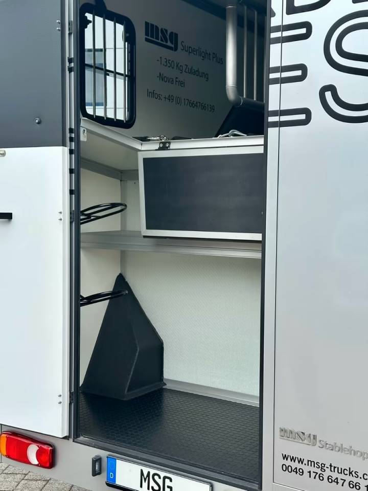 Kleine paardenvrachtwagen (B rijbewijs) Nissan NISSAN INTERSTAR DCI 165 MSG SUPERLIGHT PLUS 2026 Nieuw