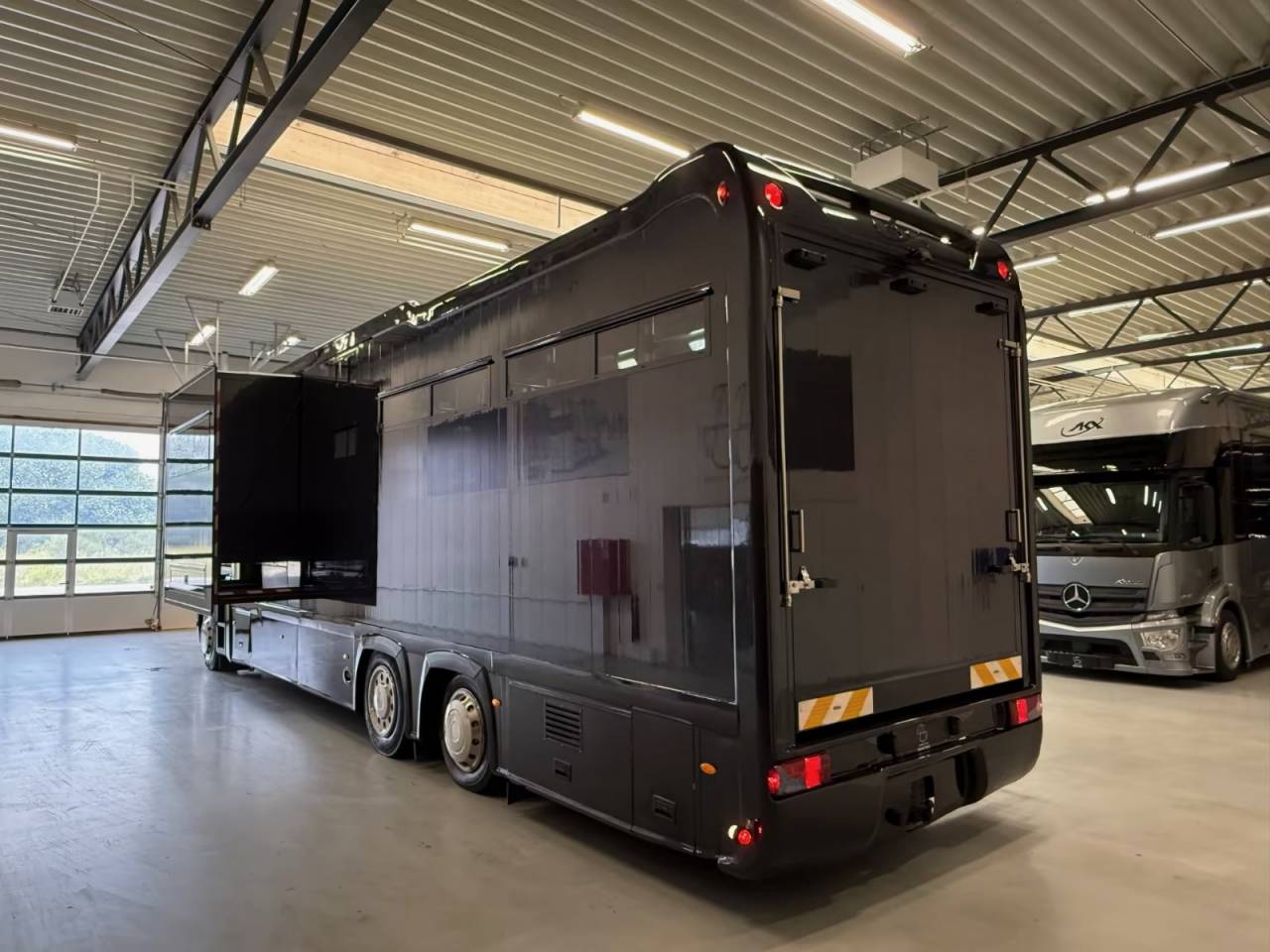 Zware paardenvrachtwagen (groot rijbewijs) Renault RENAULT MAGNUM 480 STX 5 HORSES POP OUT 2011 Tweedehands